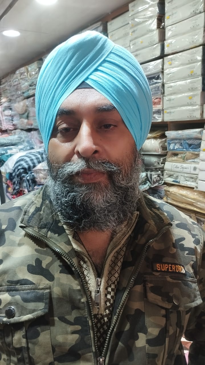 आदर्श मार्किट की फोटो आदर्श मार्किट की फोटो