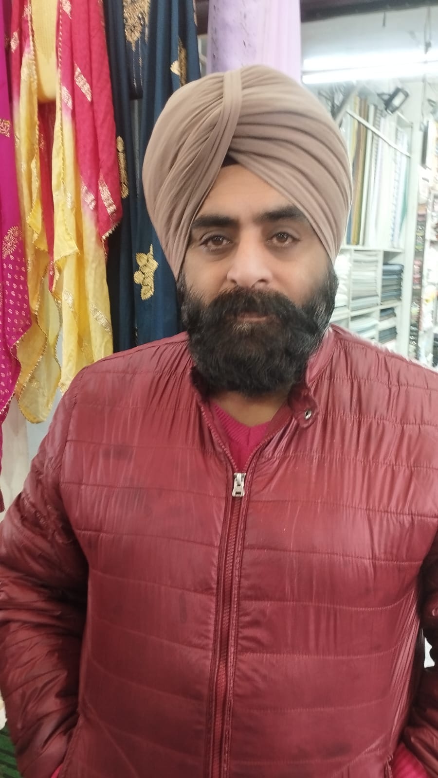 आदर्श मार्किट की फोटो आदर्श मार्किट की फोटो