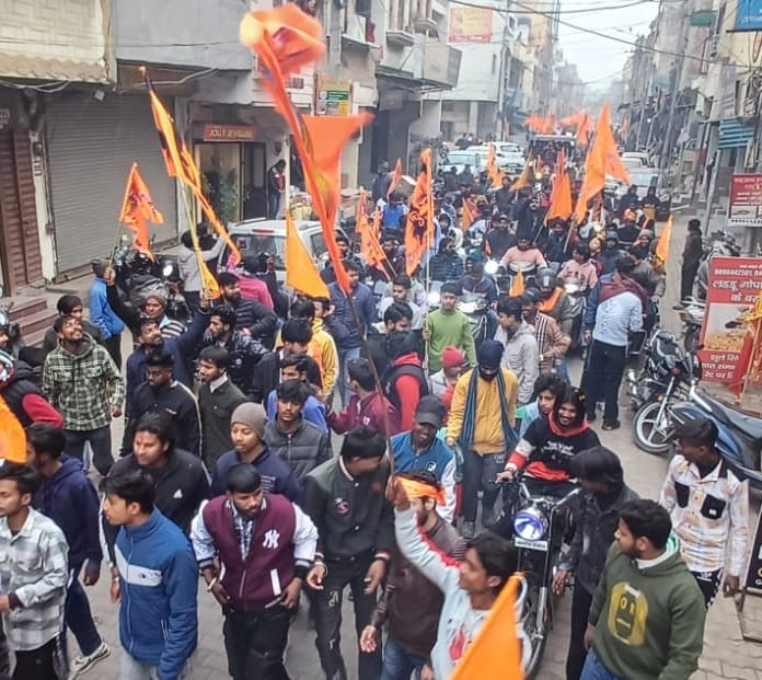 अंबाला छावनी के हिल रोड स्थित श्री सनातन धर्म मंदिर पहुंची भव्य शोभायात्रा में श्रीराम का जयघो अंबाला छावनी के हिल रोड स्थित श्री सनातन धर्म मंदिर पहुंची भव्य शोभायात्रा में श्रीराम का जयघो