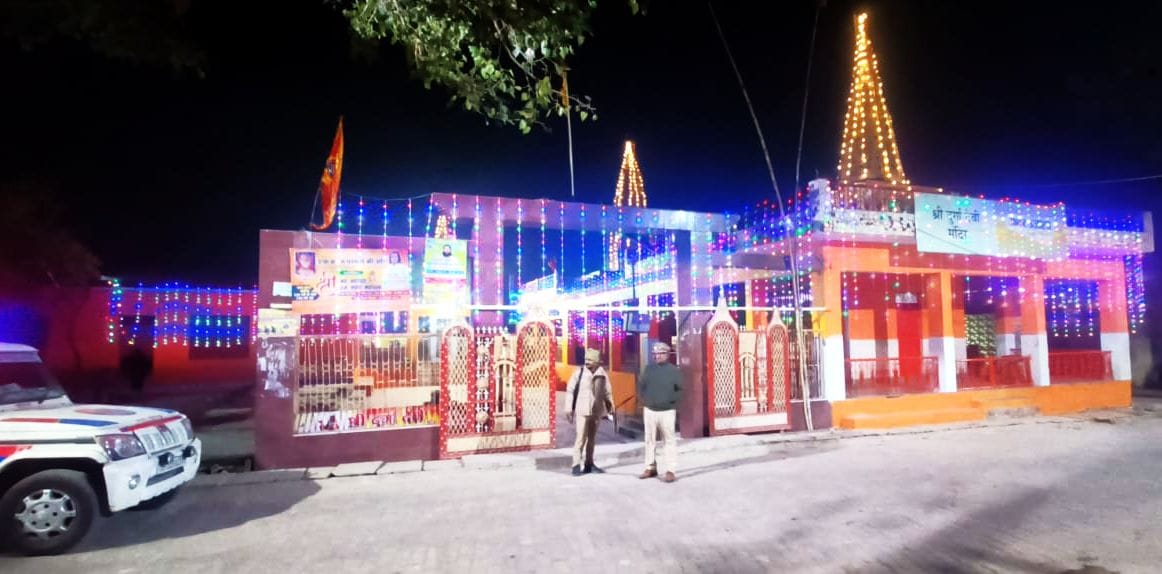 पश्चिम शरीरा कस्बे में श्रीराम जी की शोभा यात्रा निकालते भक्त। संवाद पश्चिम शरीरा कस्बे में श्रीराम जी की शोभा यात्रा निकालते भक्त। संवाद