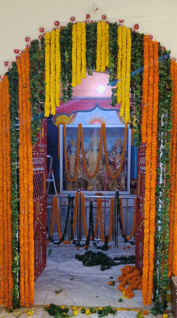 राम प्रतिष्ठा के लिए सजा नेरचौक बाजार  संवाद