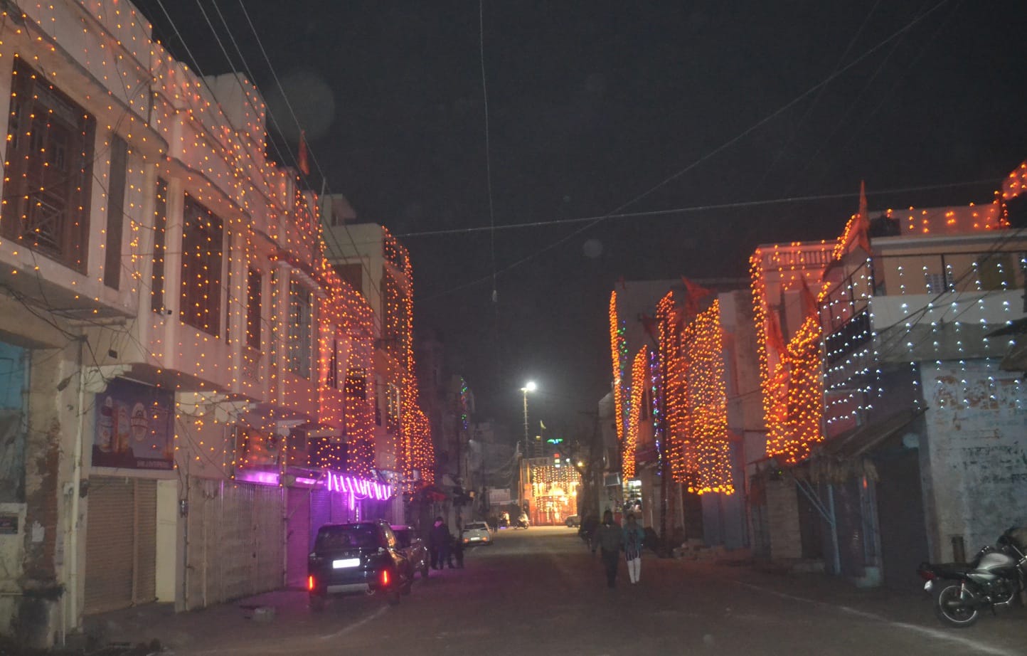 शामली रेलवे रोड पर सजा सत्यनारयण मन्दिर
