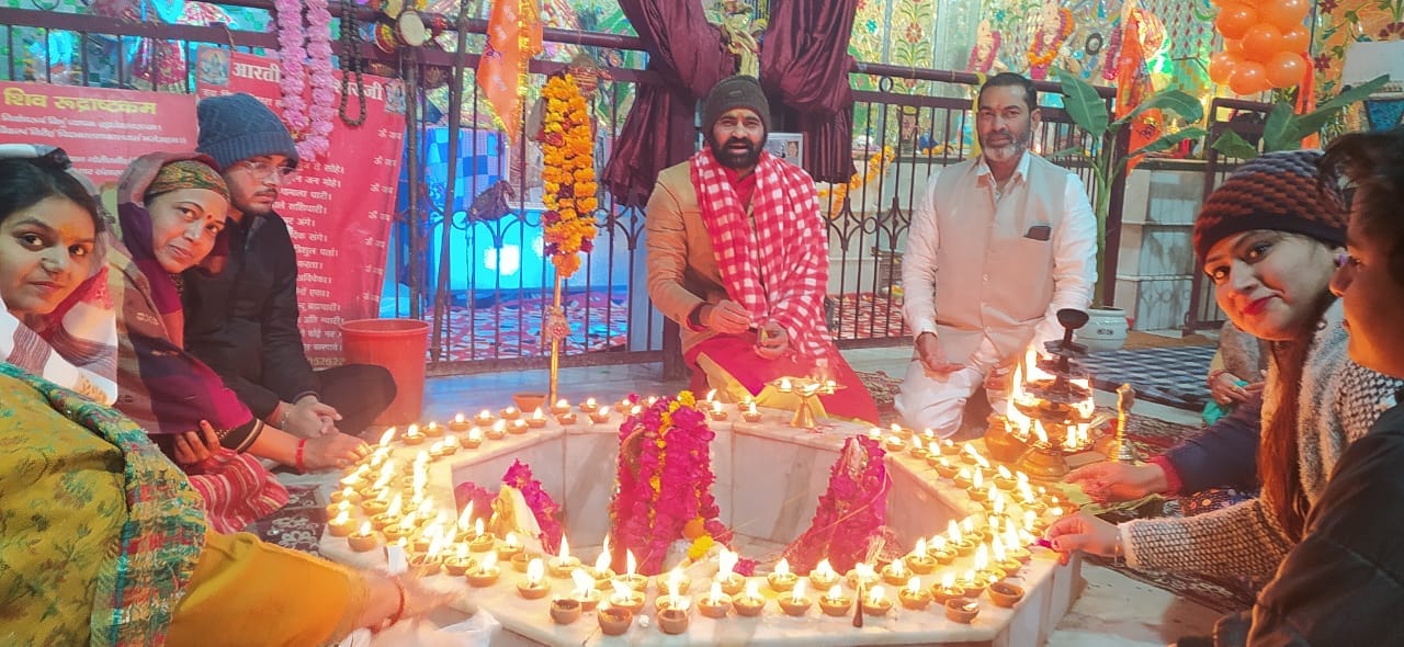 रेवाड़ी। प्रभु श्रीराम की जयकार करते श्रद्धालु। संवाद रेवाड़ी। प्रभु श्रीराम की जयकार करते श्रद्धालु। संवाद