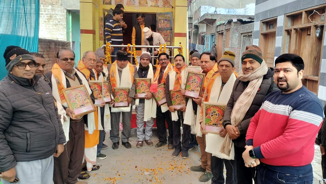 वजीरगंज में सम्मानित होने के बाद उत्साहित कारसेवक व अन्य। स्रोत स्वयं वजीरगंज में सम्मानित होने के बाद उत्साहित कारसेवक व अन्य। स्रोत स्वयं
