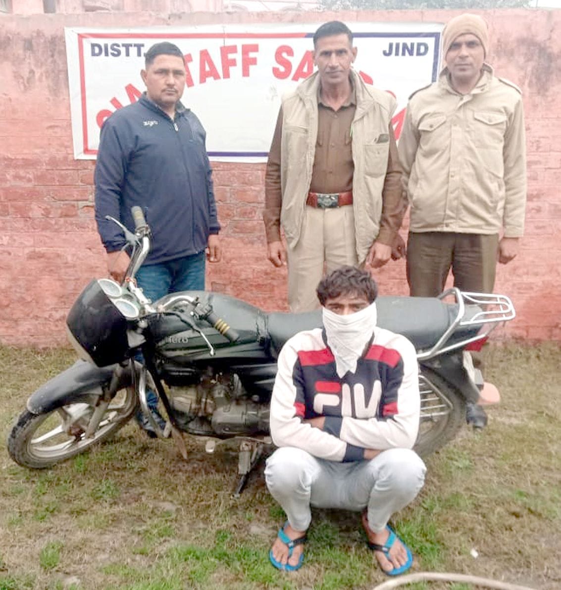 28जेएनडी20-सीआईए की गिरफ्त में बाइक चोरी करने का आरोपी। संवाद 28जेएनडी20-सीआईए की गिरफ्त में बाइक चोरी करने का आरोपी। संवाद