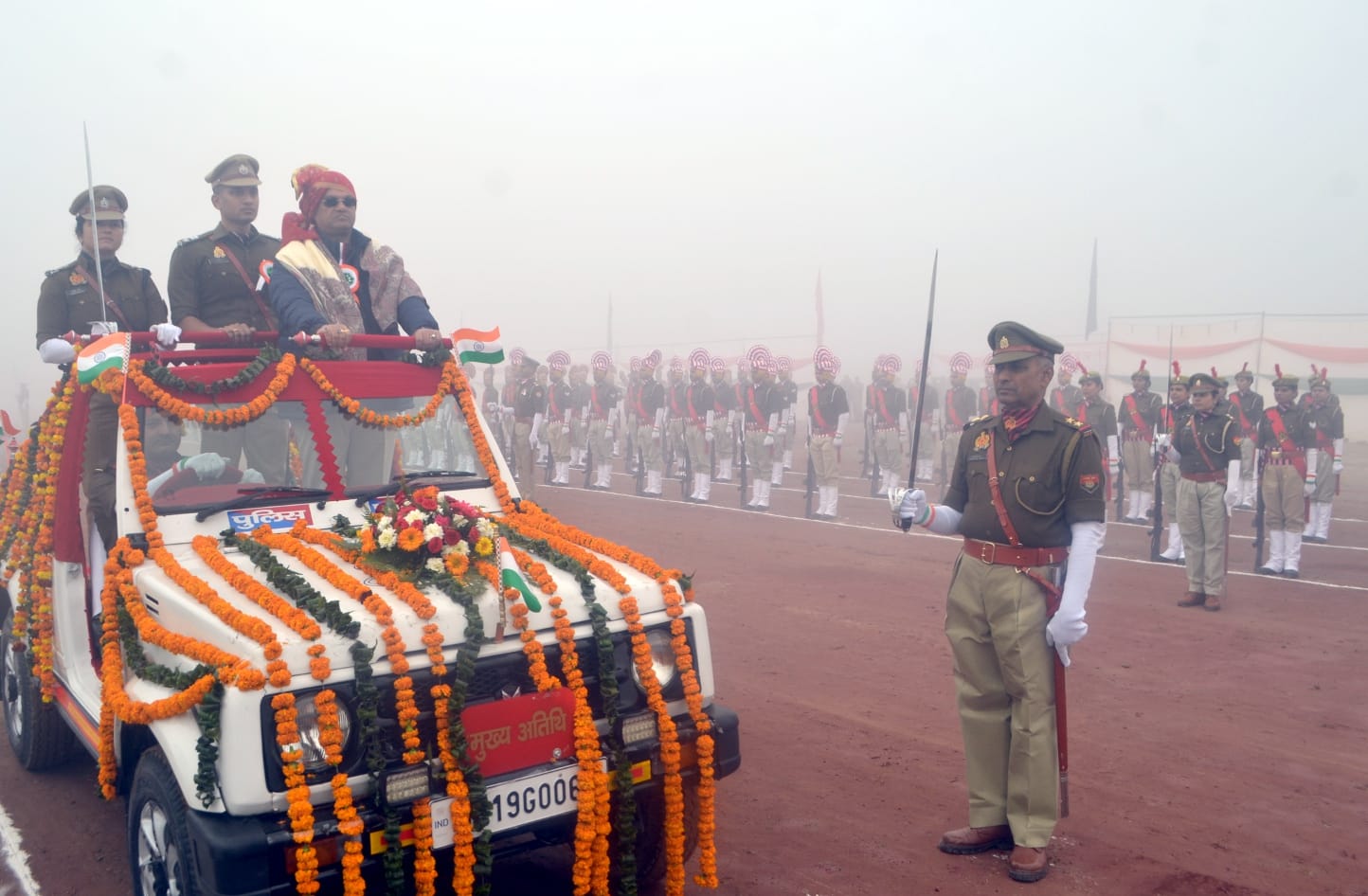 शामली पुलिस लाइन में आयोजित गणत्रंत  दिवस पर परैड में भाग लेते पुलिस कर्मी