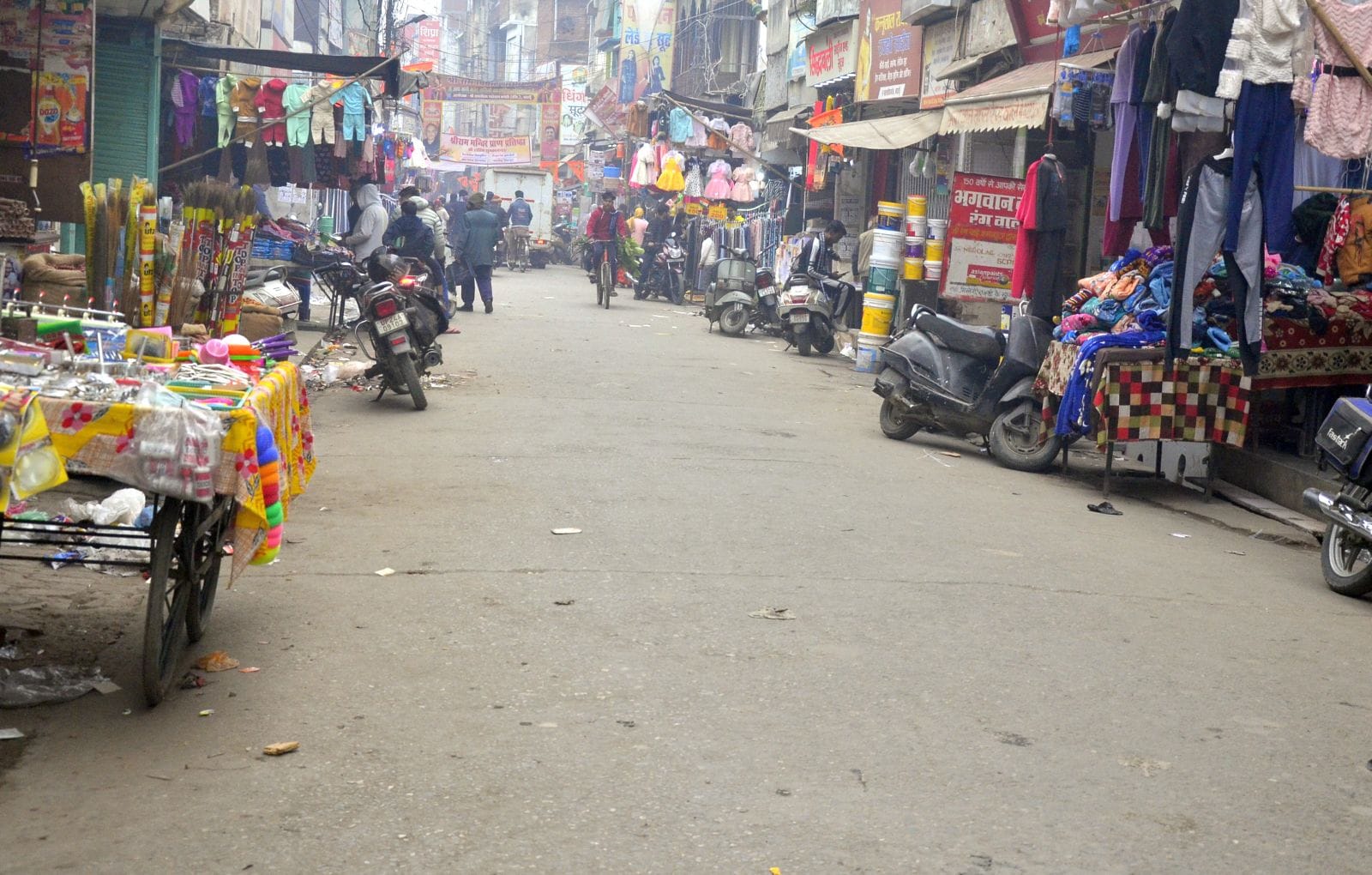 रविवार को छाया रहा कोहरा। संवाद