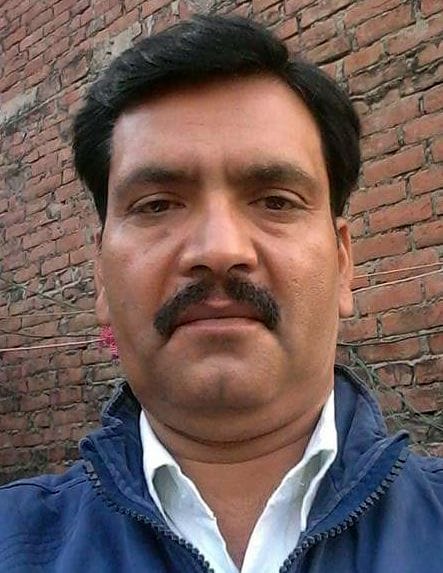 सिराथू कस्बे में ओपर ब्रिज के पास लगा जाम।       संवाद