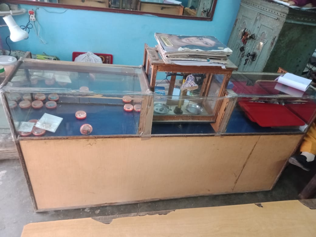 सिटी की सोंडा कॉलोनी स्थित अशोक फर्टिलाइजर की दुकान