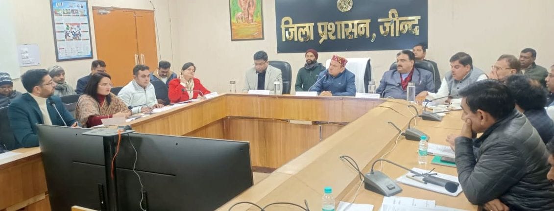 29जेएनडी18-निगरानी समिति की बैठक में अधिकारियों को निर्देश देते सांसद रमेशचंद्र कौशिक। संवाद 29जेएनडी18-निगरानी समिति की बैठक में अधिकारियों को निर्देश देते सांसद रमेशचंद्र कौशिक। संवाद
