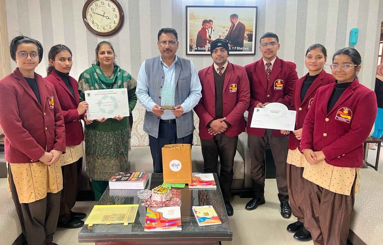 फोटो 39. सोनीपत के राई स्थित मोतीलाल नेहरू खेलकूद स्कूल को मिले ग्रीन स्कूल स्टर्लिंग अवार्ड दि फोटो 39. सोनीपत के राई स्थित मोतीलाल नेहरू खेलकूद स्कूल को मिले ग्रीन स्कूल स्टर्लिंग अवार्ड दि