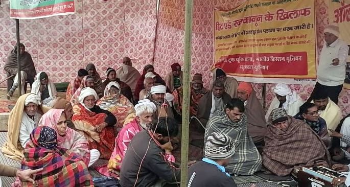 30जेएनडी17-खटकड़ टोल प्लाजा पर धरने पर बैठे ड्राइवर और अन्य संगठन पदाधिकारी। स्वयं 30जेएनडी17-खटकड़ टोल प्लाजा पर धरने पर बैठे ड्राइवर और अन्य संगठन पदाधिकारी। स्वयं