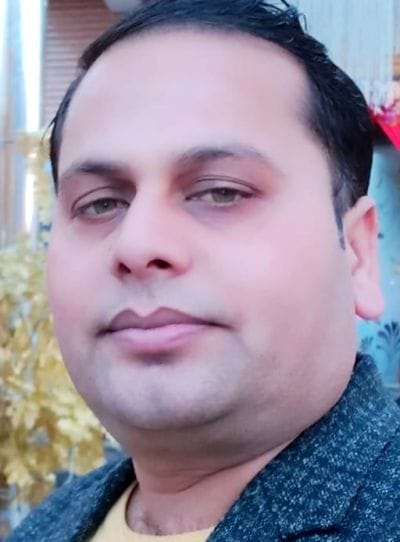 बदायूुं-उसावां रोड पर चल रहा निर्माण कार्य। संवाद बदायूुं-उसावां रोड पर चल रहा निर्माण कार्य। संवाद