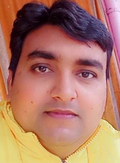 बदायूुं-उसावां रोड पर चल रहा निर्माण कार्य। संवाद बदायूुं-उसावां रोड पर चल रहा निर्माण कार्य। संवाद