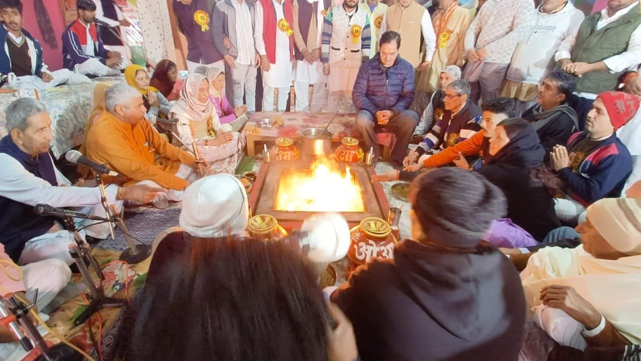 04जेएनडी15: बाबा फुल्लू साध गोशाला में आयोजित कार्यक्रम में पहुंचे सांसद बृजेंद्र सिंह। संवाद 04जेएनडी15: बाबा फुल्लू साध गोशाला में आयोजित कार्यक्रम में पहुंचे सांसद बृजेंद्र सिंह। संवाद