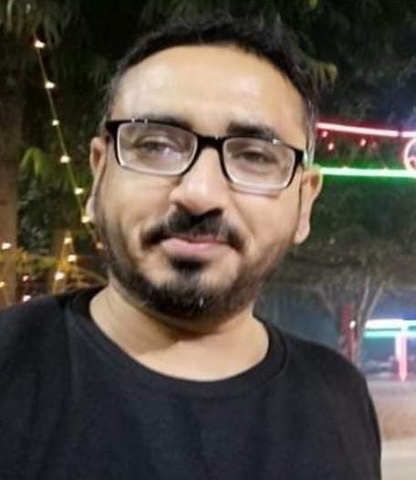 मिर्जापुर में फसल की रखवाली करता किसान। संवाद