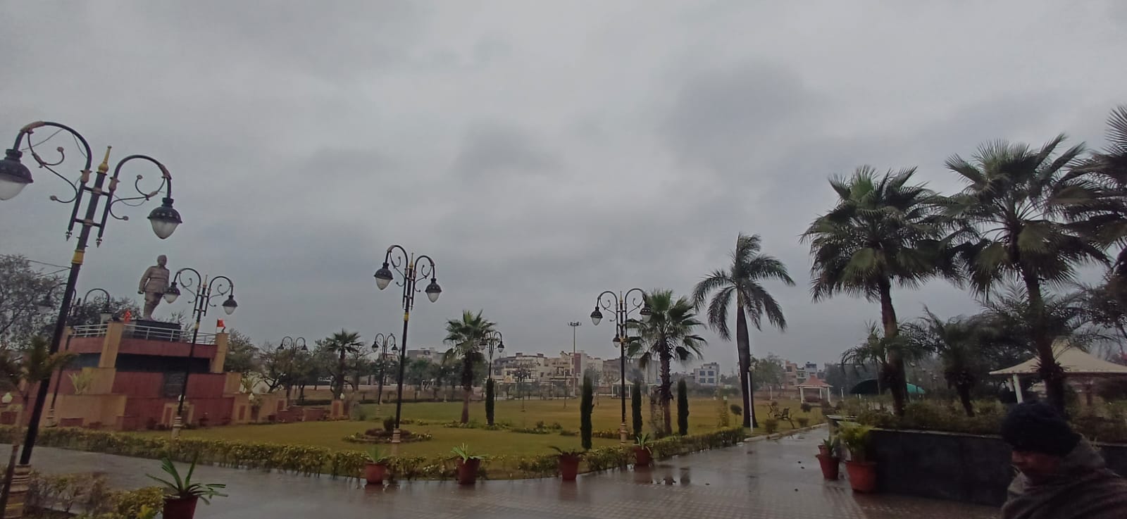 अंबाला छावनी के हिल रोड स्थित सड़क पर जमा बरसात का पानी, संवाद अंबाला छावनी के हिल रोड स्थित सड़क पर जमा बरसात का पानी, संवाद
