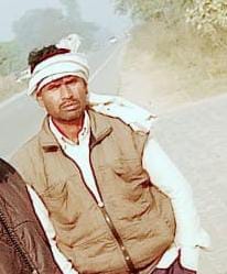 खाई में पलटी ट्रैक्टर-ट्राली संवाद खाई में पलटी ट्रैक्टर-ट्राली संवाद