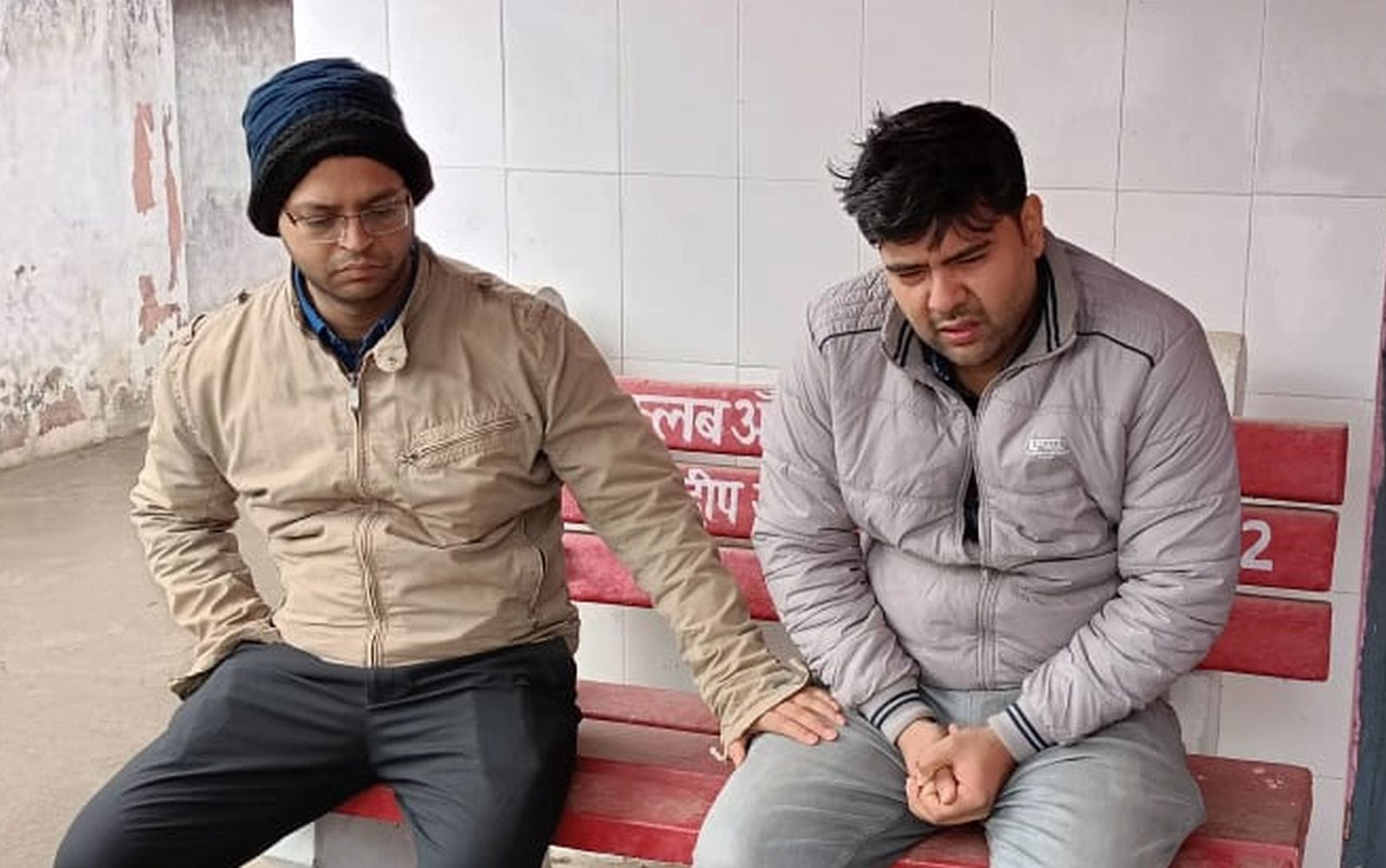 पोस्टमार्टम हाउस पर मौजूद जिला जज व न्यायिक अफ्सर। संवाद पोस्टमार्टम हाउस पर मौजूद जिला जज व न्यायिक अफ्सर। संवाद