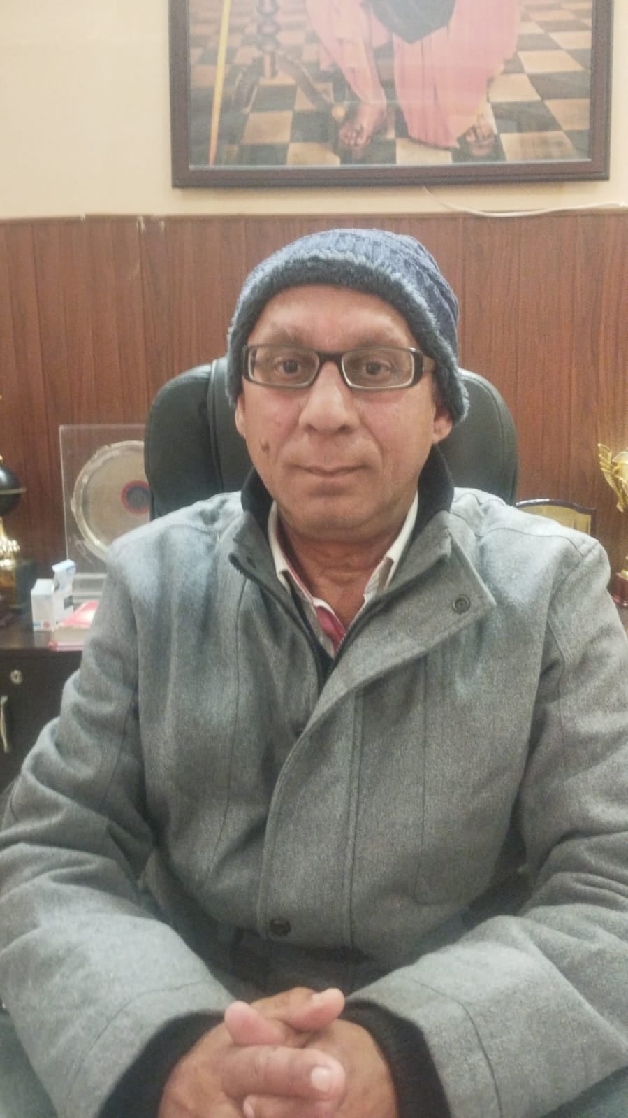 डीएवी कॉलेज में चर्चा करते हुए कॉलेज के विद्यार्थी, संवाद। डीएवी कॉलेज में चर्चा करते हुए कॉलेज के विद्यार्थी, संवाद।