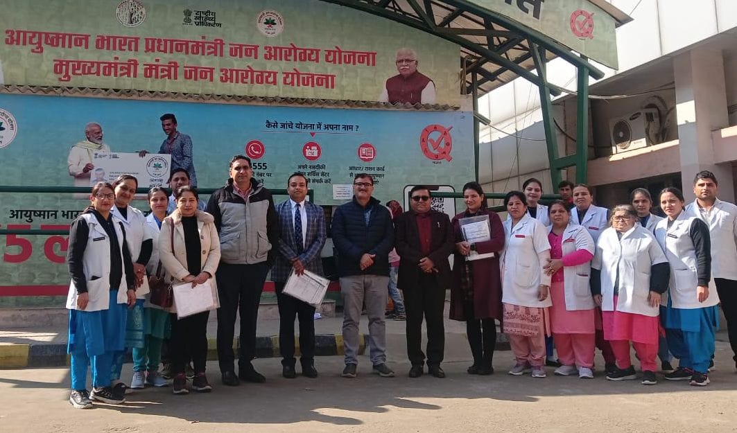 फोटो 29. सोनीपत के जिला नागरिक अस्पताल में पहुंची एनक्वास टीम के साथ पीएमओ डाॅ. लोकवीर व अन्य स फोटो 29. सोनीपत के जिला नागरिक अस्पताल में पहुंची एनक्वास टीम के साथ पीएमओ डाॅ. लोकवीर व अन्य स