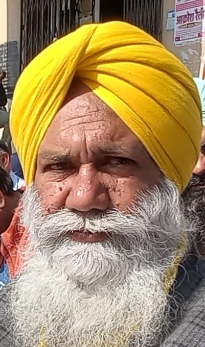 कुरुक्षेत्र। पटवारियों और कानूनगो को समर्थन देने के लिए धरना स्थल पर पहुंचे आम आदमी पार्टी के न