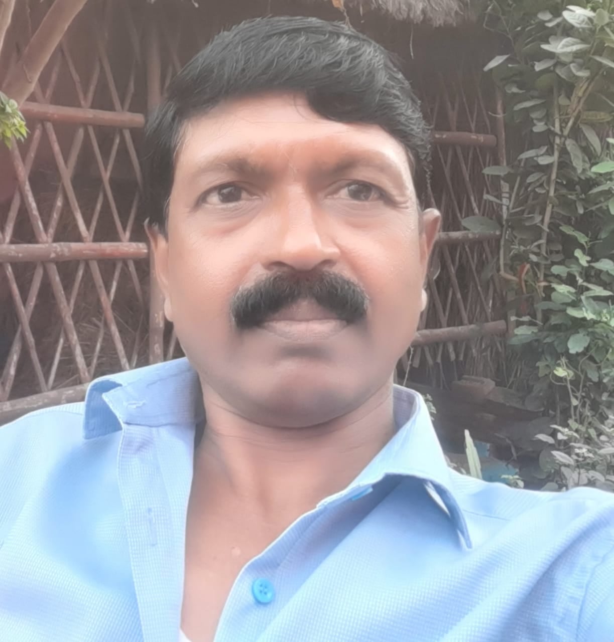 शहर की किराना मंडी में दुकानो के बाहर लगा समान । संवाद शहर की किराना मंडी में दुकानो के बाहर लगा समान । संवाद
