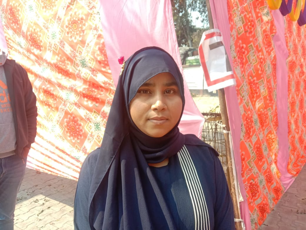 पूरनपुर में आयोजित रोजगार मेला में खाली पड़े कंपनी के प्रतिनिधियों के बैठने के पंडाल ।-संवाद पूरनपुर में आयोजित रोजगार मेला में खाली पड़े कंपनी के प्रतिनिधियों के बैठने के पंडाल ।-संवाद