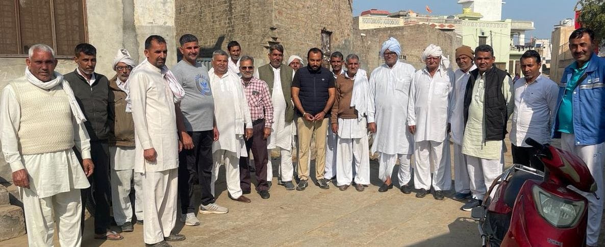 17जेएनडी22: उचाना कलां में हुई मीटिंग के बारे में जानकारी देते हुए। संवाद 17जेएनडी22: उचाना कलां में हुई मीटिंग के बारे में जानकारी देते हुए। संवाद