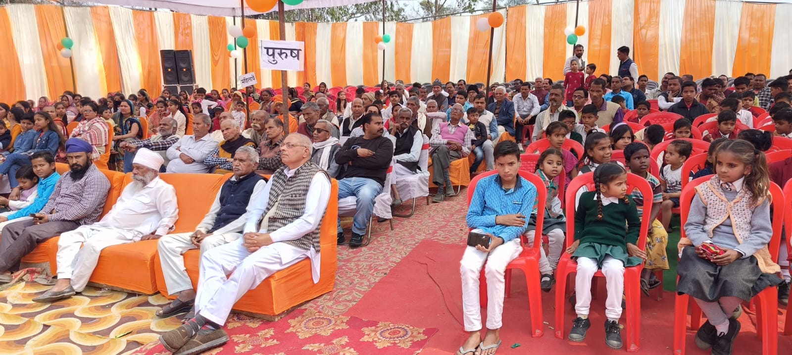 बीसलपुर में आयोजित कार्यक्रम को संबोधित करते पूर्व मंत्री छत्रपाल गंगवार । स्रोत - आयोजक बीसलपुर में आयोजित कार्यक्रम को संबोधित करते पूर्व मंत्री छत्रपाल गंगवार । स्रोत - आयोजक