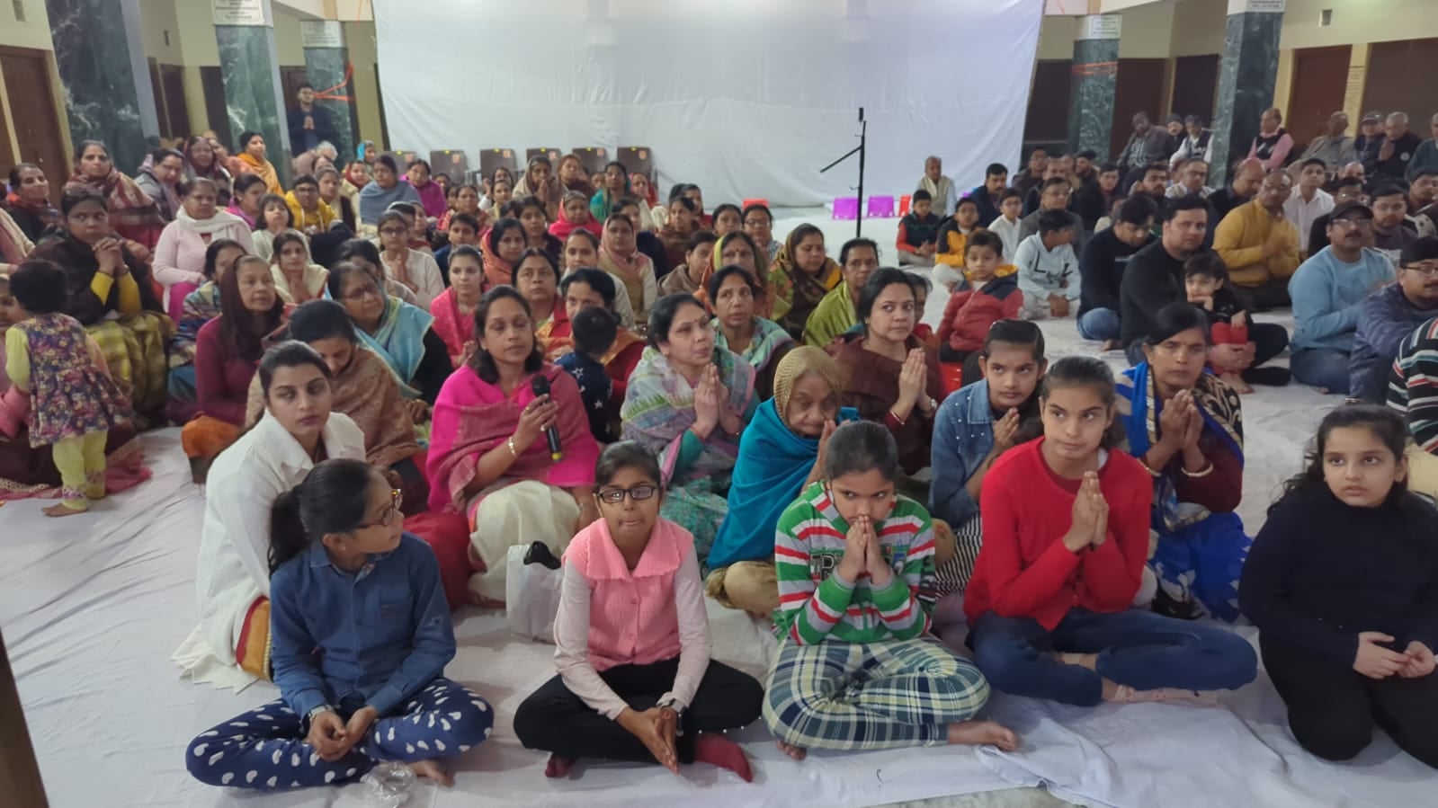 शामली जैन धर्मशाला  में  आर्चाय  विद्यासागर जी महाराज की श्रद्धांजली सभा में मौजूद जैन मुनि