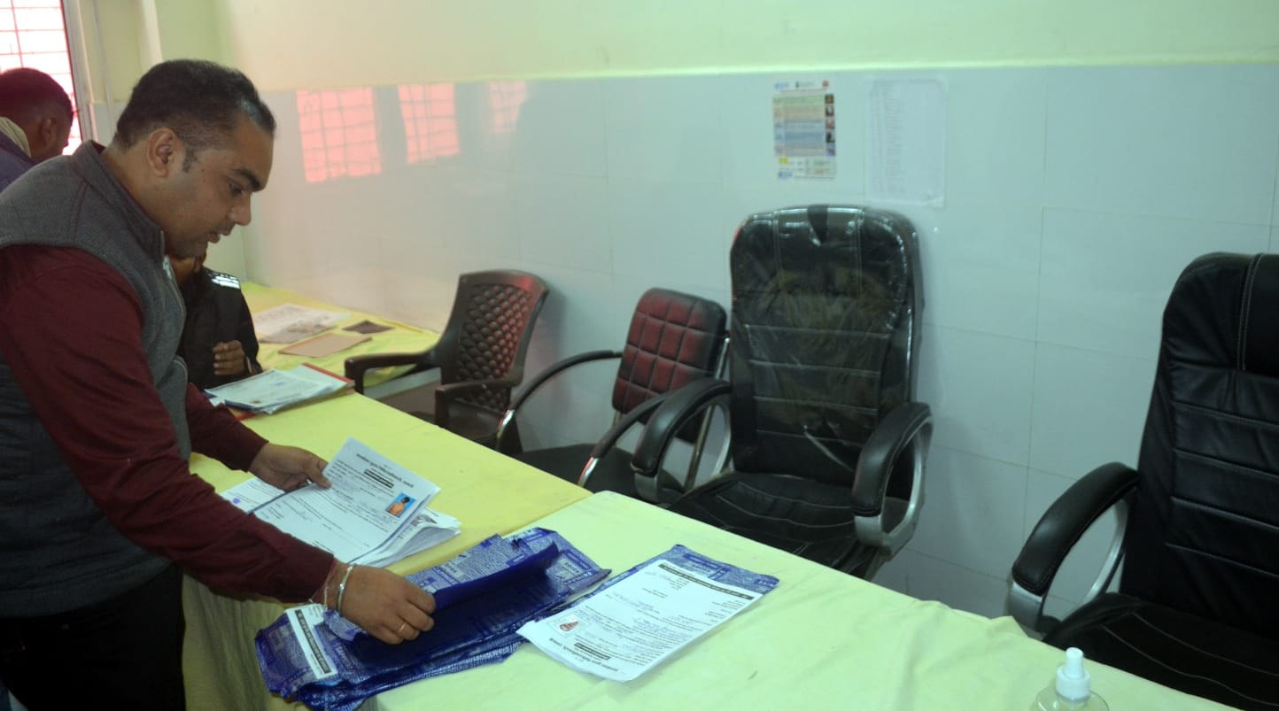 शामली जिला अस्पताल में  मरीजो  की लगी भीड