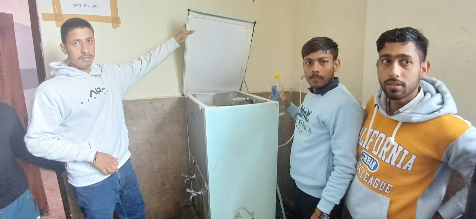 कपूरी गांव निवासी बंटी कुमार कपूरी गांव निवासी बंटी कुमार