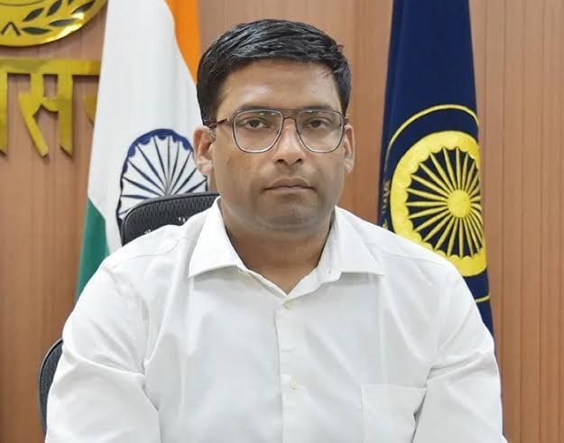 22जेएनडी12: डीसी डाॅ. मोहम्मद इमरान रजा। स्वयं