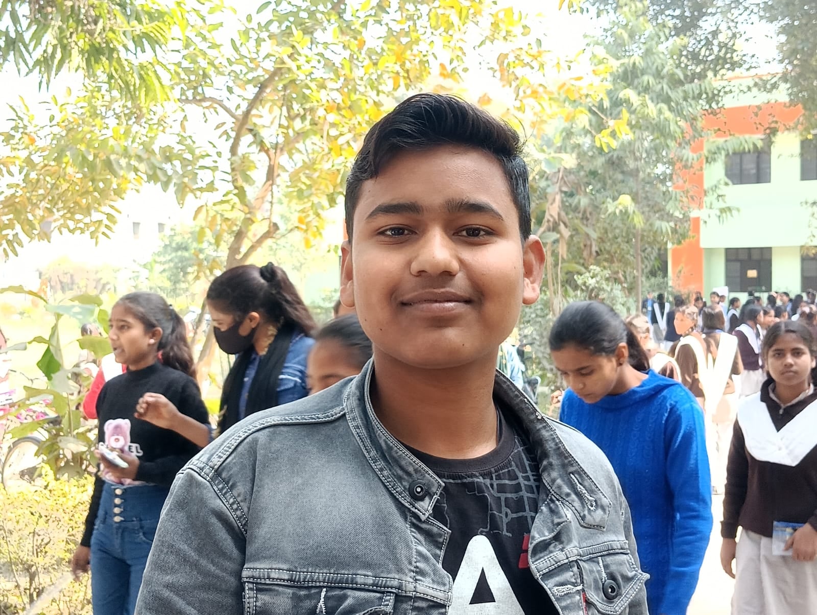छात्र मोहित कुमार । छात्र मोहित कुमार ।