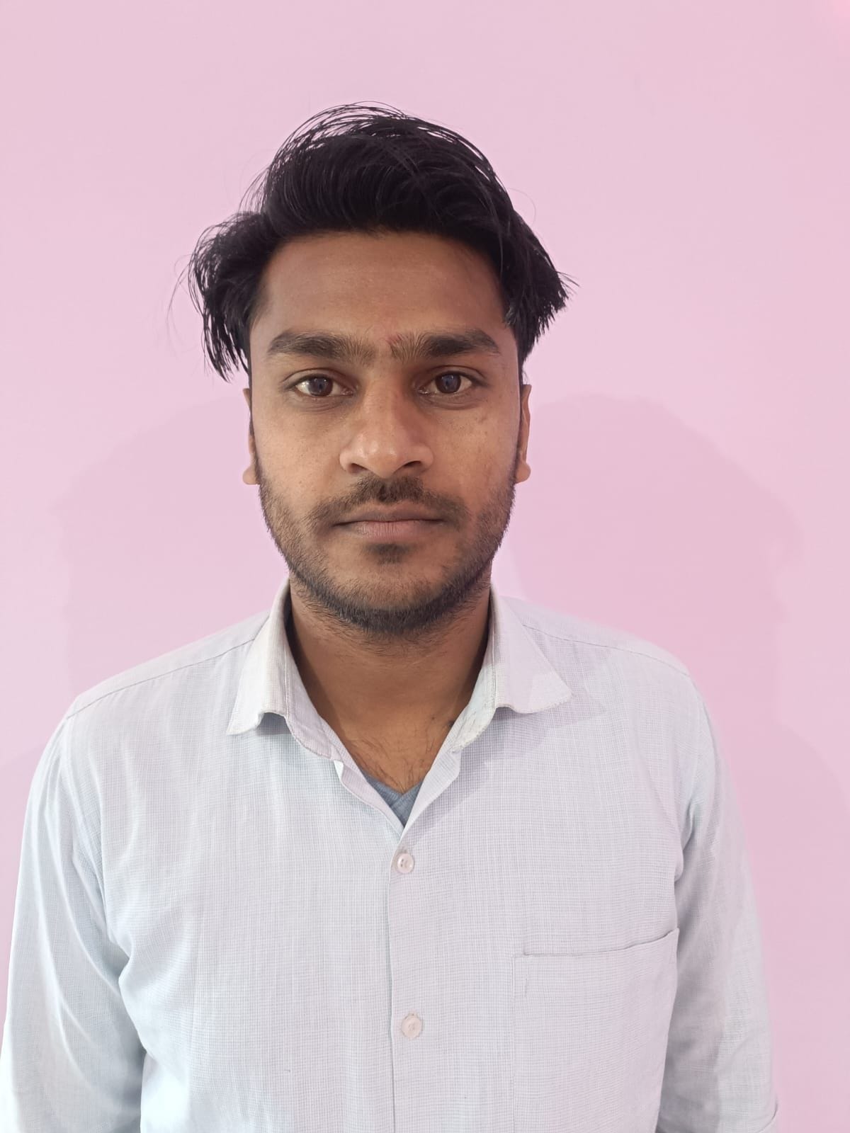 फोटो संख्या:69- महेंद्रगढ़ में शोरूम में एलईडी टीवी पर बजट को देखते व्यापारी व दुकानदार--स्रोत- फोटो संख्या:69- महेंद्रगढ़ में शोरूम में एलईडी टीवी पर बजट को देखते व्यापारी व दुकानदार--स्रोत-