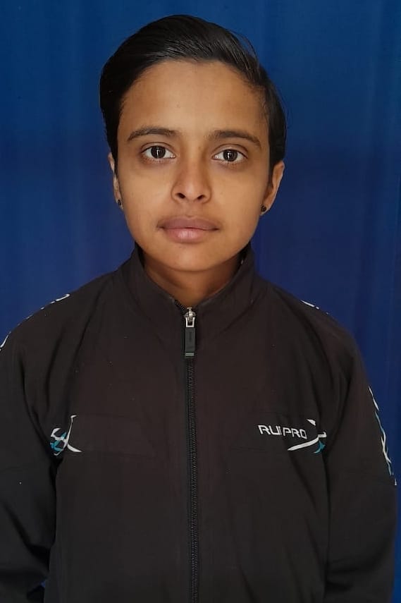 महेंद्रगढ़ में शोरूम में एलईडी पर बजट को देखते व्यापारी और दुकानदार। स्रोत: संवाद महेंद्रगढ़ में शोरूम में एलईडी पर बजट को देखते व्यापारी और दुकानदार। स्रोत: संवाद