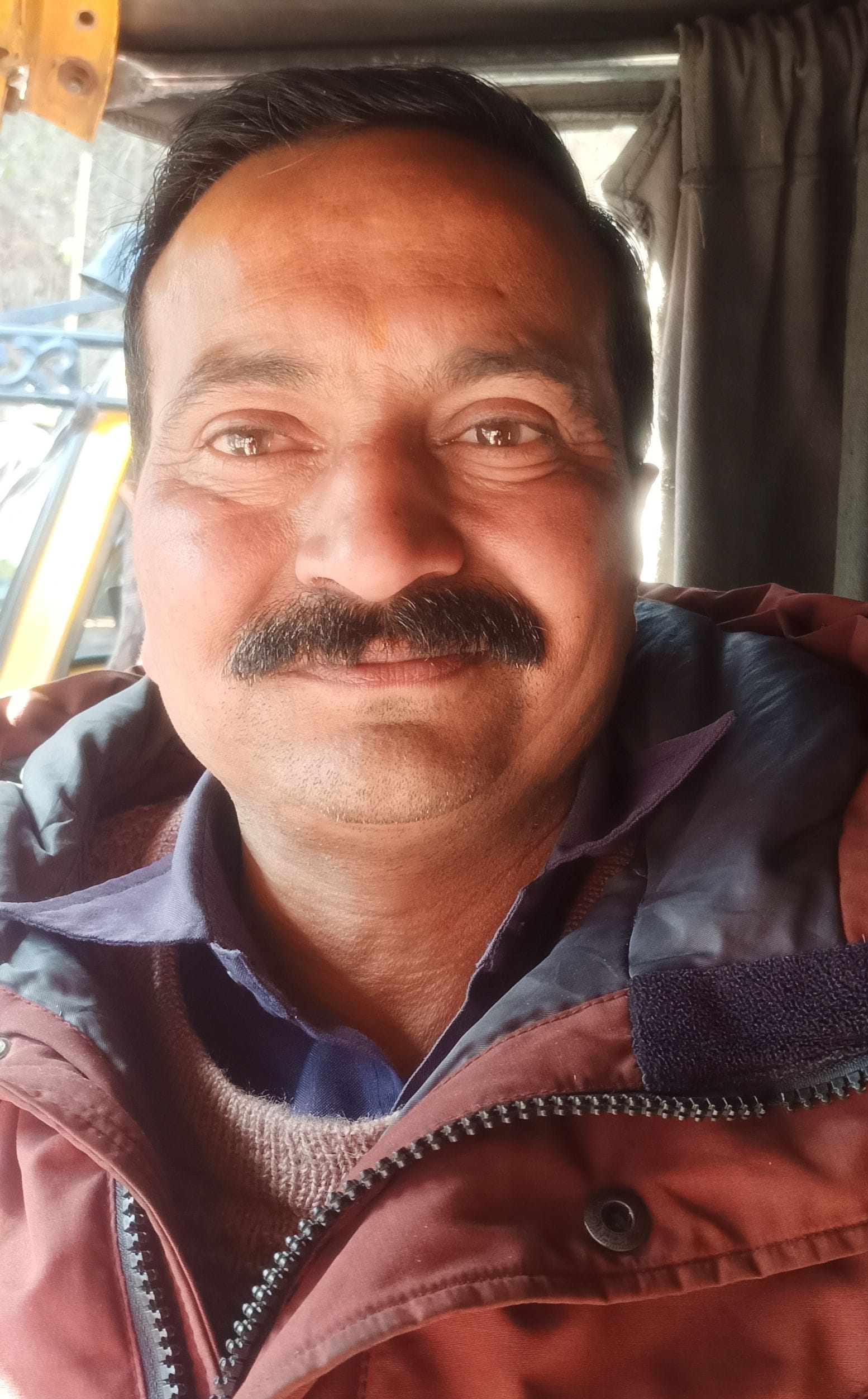 नरेश कुमार। ऑटो चालक नरेश कुमार। ऑटो चालक