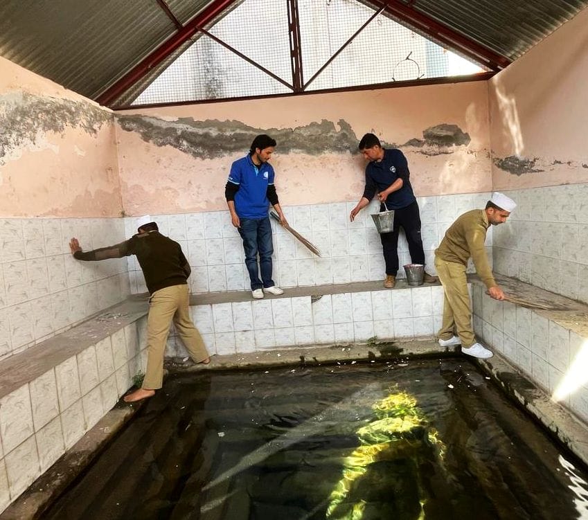 दाड़लाघाट में अमृत परियोजना के तहत जागरूक्ता रैली निकालते संत निरंकारी के अनुयायी। संवाद दाड़लाघाट में अमृत परियोजना के तहत जागरूक्ता रैली निकालते संत निरंकारी के अनुयायी। संवाद
