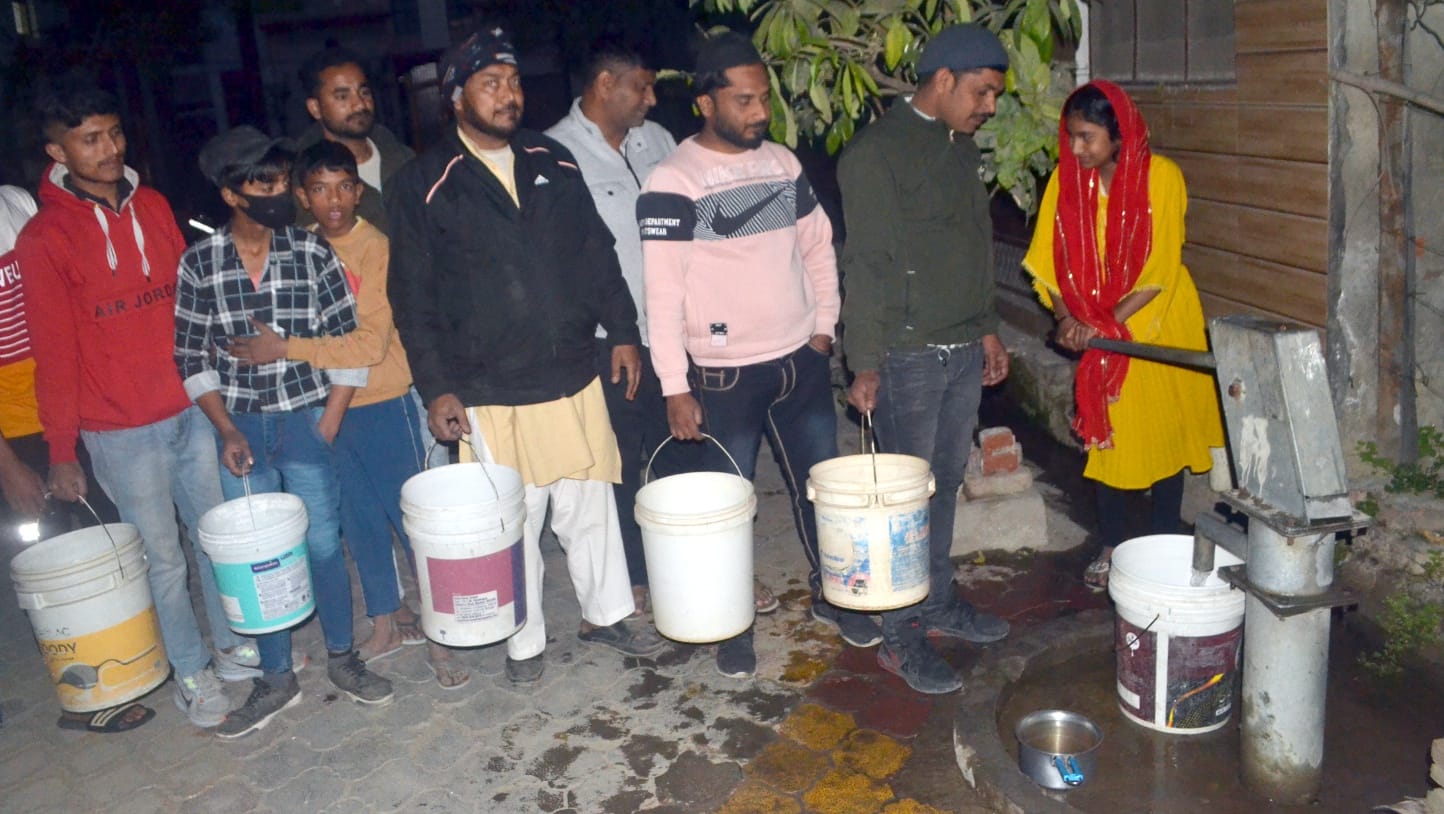 शामली में विद्युत ट्रांसफार्मर में ललगी आग। संवाद शामली में विद्युत ट्रांसफार्मर में ललगी आग। संवाद