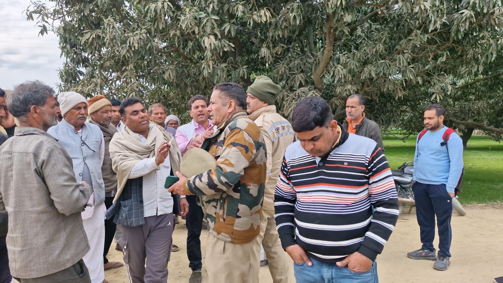 बबरी क्षेत्र के गांव गोगवान जलालपुर में दिल्ली देहरादून इकोनामिक कोरिडोर हाइवे निर्माण कार्य रु