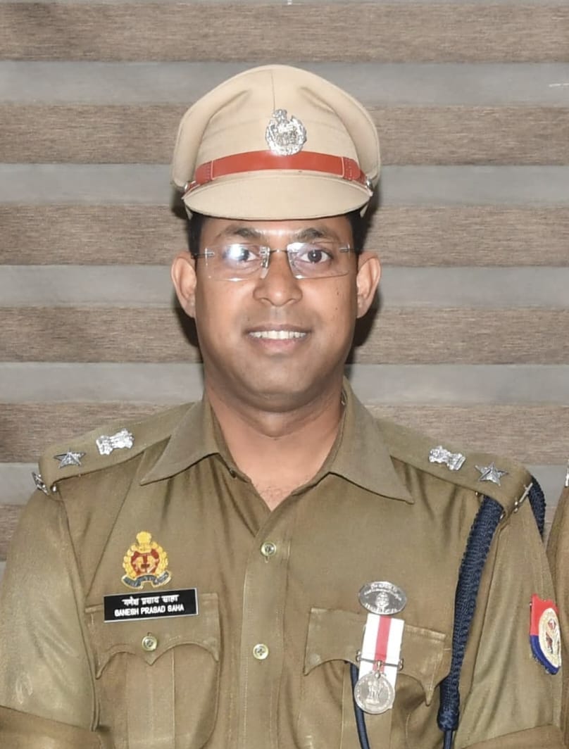 डीएम महेंद्र बहादुर सिंह डीएम महेंद्र बहादुर सिंह
