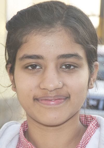 जीजीआईसी परीक्षा केंद्र से परीक्षा देकर निकलते परीक्षार्थी। संवाद जीजीआईसी परीक्षा केंद्र से परीक्षा देकर निकलते परीक्षार्थी। संवाद