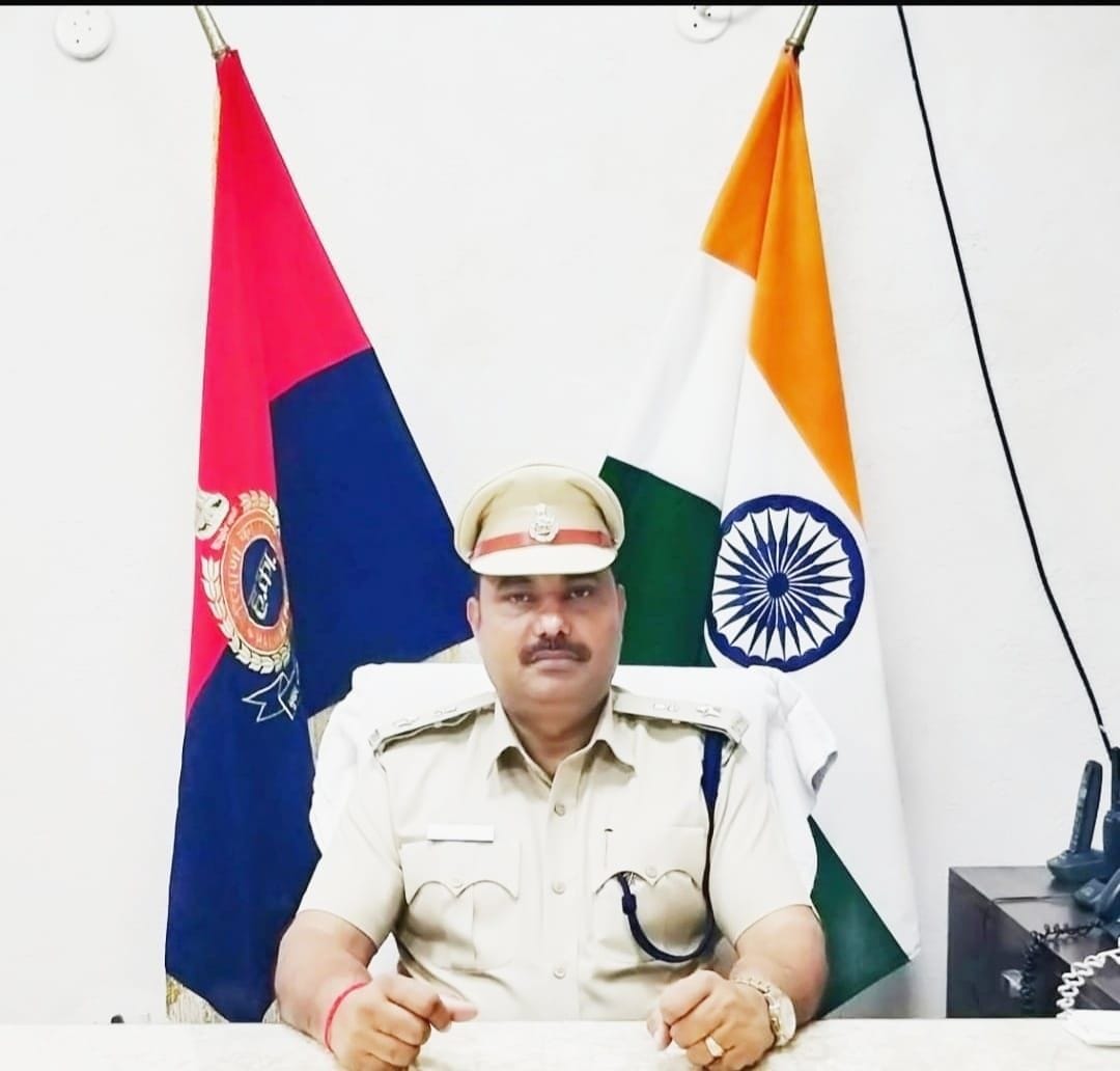 15जेएनडी07: बंदियों द्वारा स्टॉल में रखा गया सामान। स्रोत प्रशासन