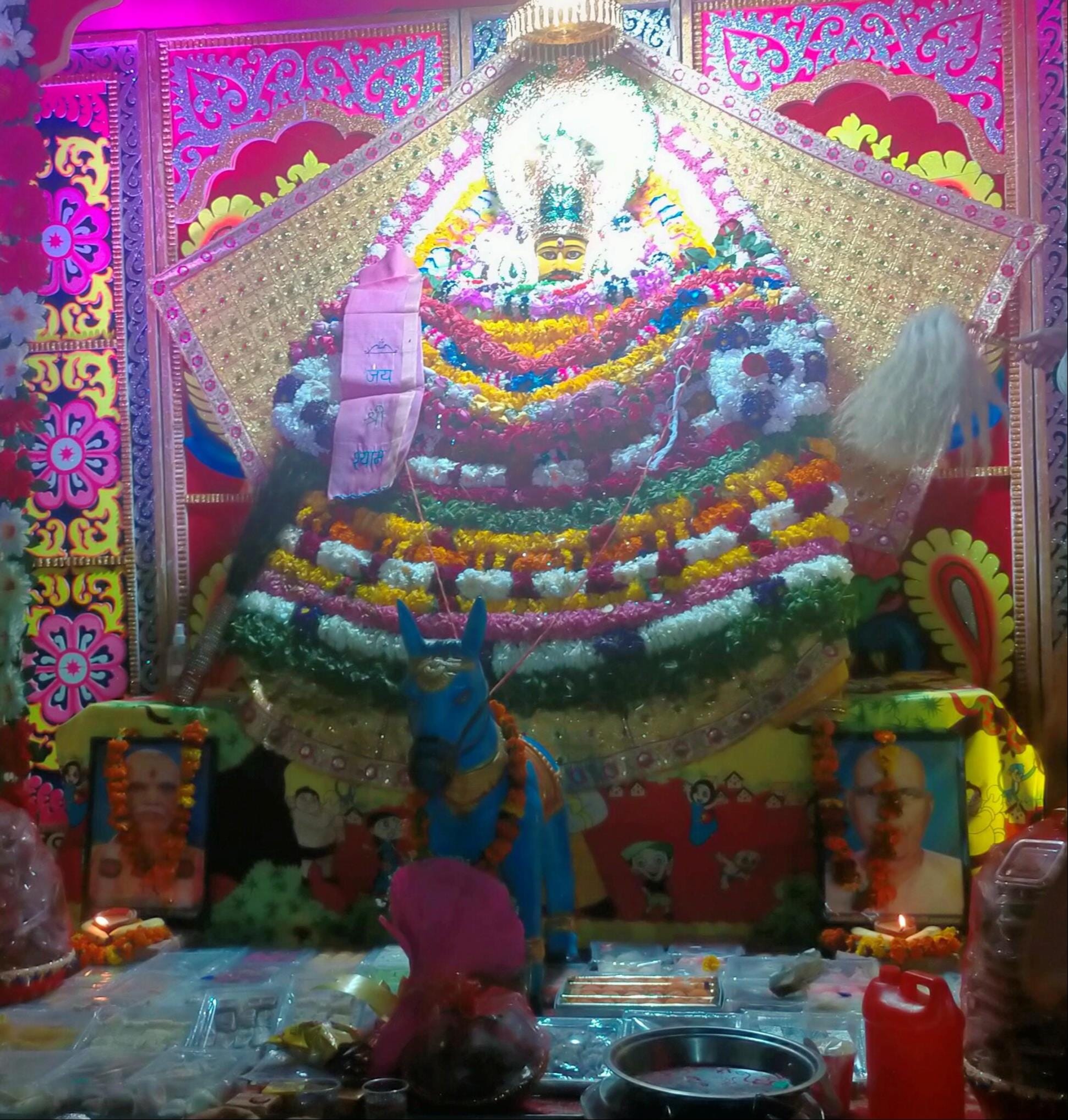 कैराना के बनखंडी महादेव मंदिर में श्रीश्याम बाबा के भजनों पर झूमते श्रद्धालू-संवाद कैराना के बनखंडी महादेव मंदिर में श्रीश्याम बाबा के भजनों पर झूमते श्रद्धालू-संवाद