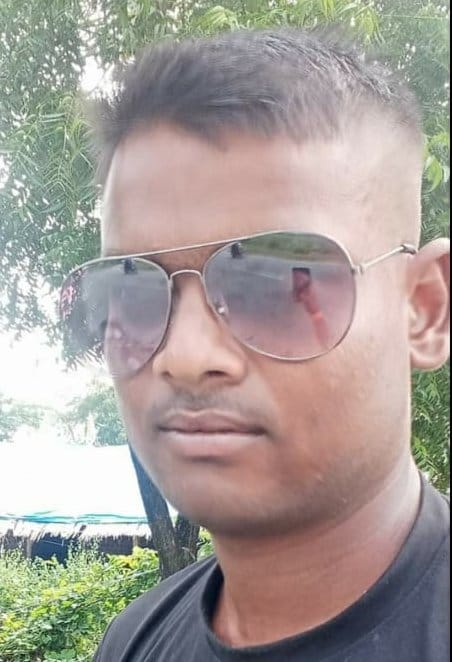 महेशगंज थाना क्षेत्र के कांधांपुर गांव में चोरी के बाद छत पर पड़ा बाक्स। सोशल मीडिया महेशगंज थाना क्षेत्र के कांधांपुर गांव में चोरी के बाद छत पर पड़ा बाक्स। सोशल मीडिया