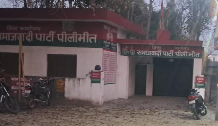 शहर के विशाल टाकीज परिसर स्थित भाजपा का चुनाव कार्यालय । संवाद शहर के विशाल टाकीज परिसर स्थित भाजपा का चुनाव कार्यालय । संवाद