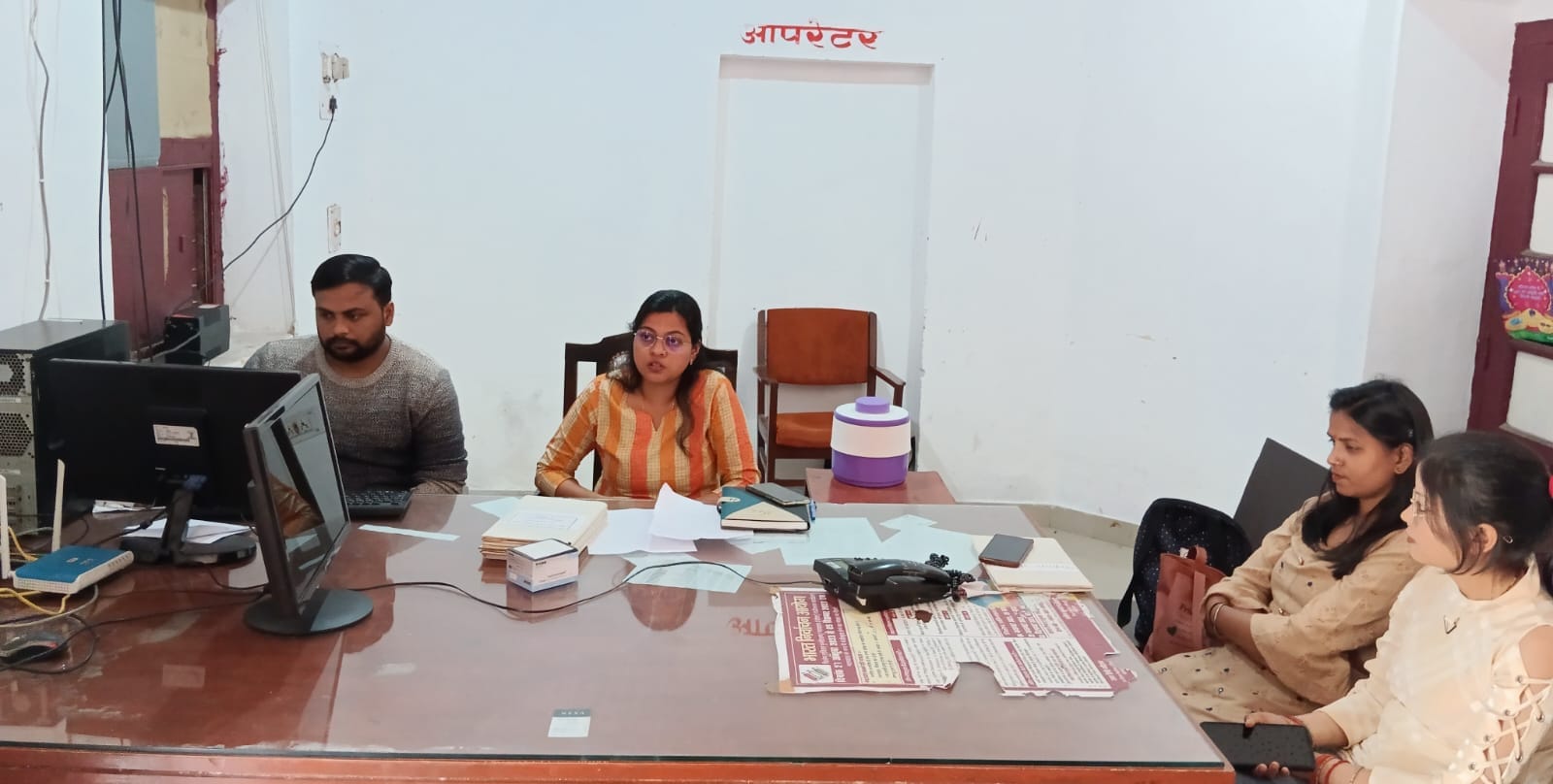 कलेक्ट्रेट गेट के पास की गई बेरीकेंटिग । संवाद