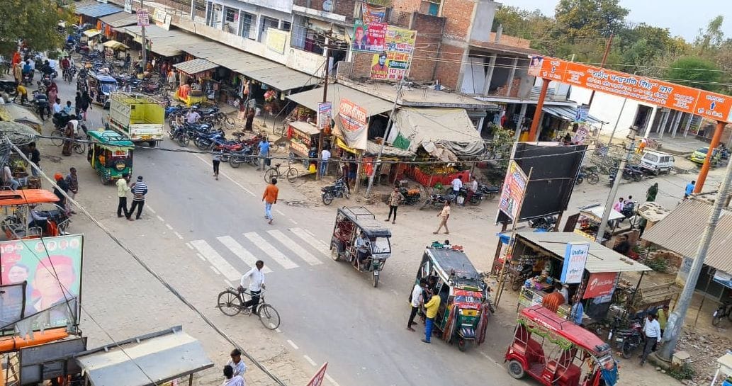 चरवा का चौराहा। संवाद चरवा का चौराहा। संवाद