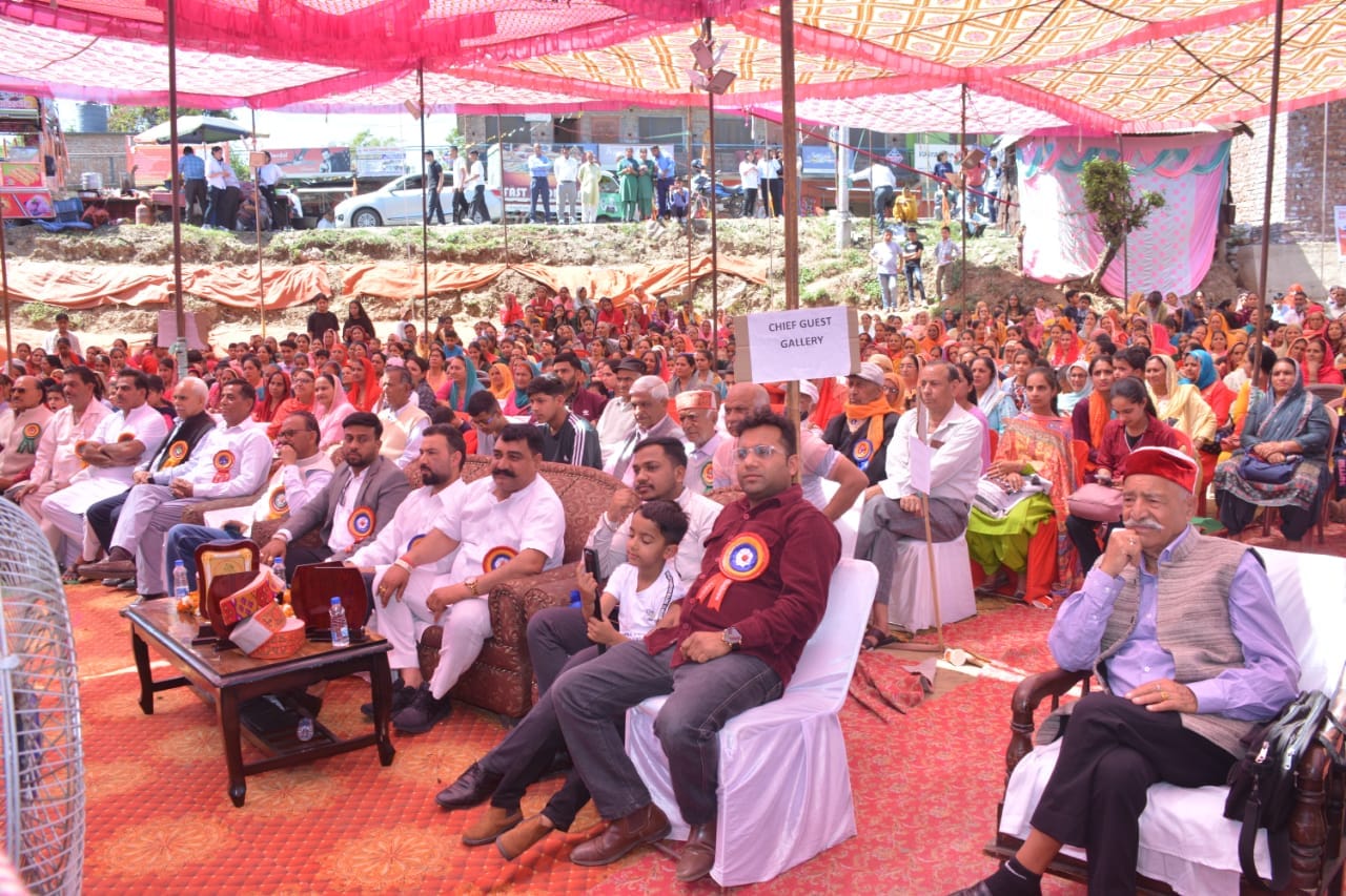 बिलासपुर के भराड़ी में आयोजित तीन दिवसीय जिलास्तरीय अजमेरपुर ग्रीष्मोत्सव की पहली सांस्कृतिक संध बिलासपुर के भराड़ी में आयोजित तीन दिवसीय जिलास्तरीय अजमेरपुर ग्रीष्मोत्सव की पहली सांस्कृतिक संध